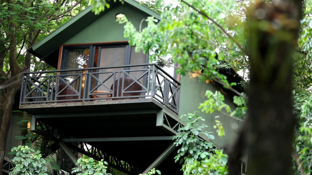 Comfortable Tree houses.A romantic setting for couples, ideal for a getaway near Mumbai