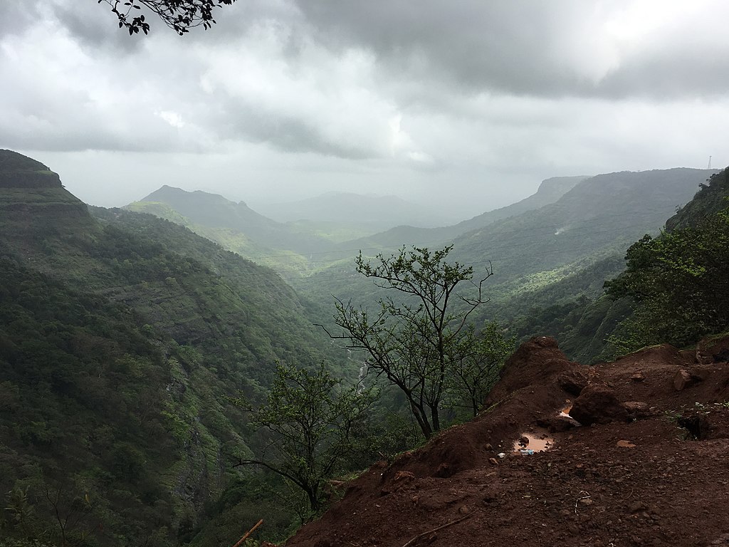 places to visit near mumbai in june