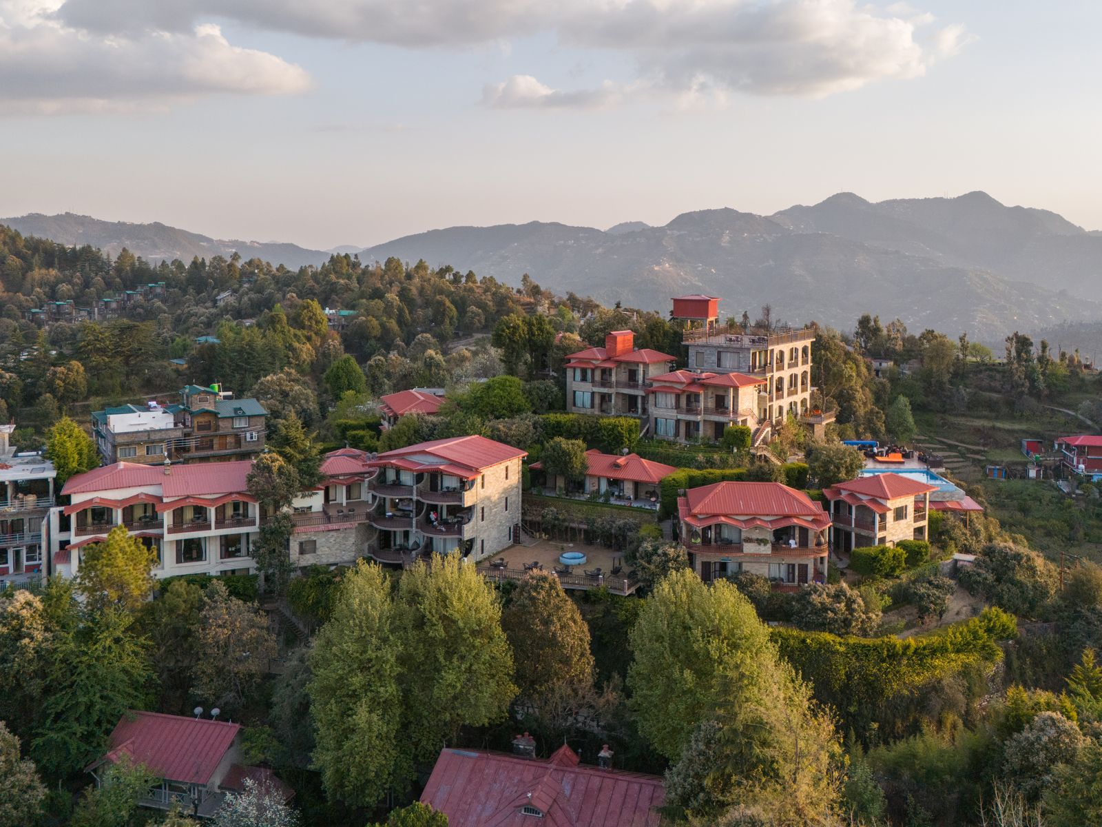 best resort in mukteshwar