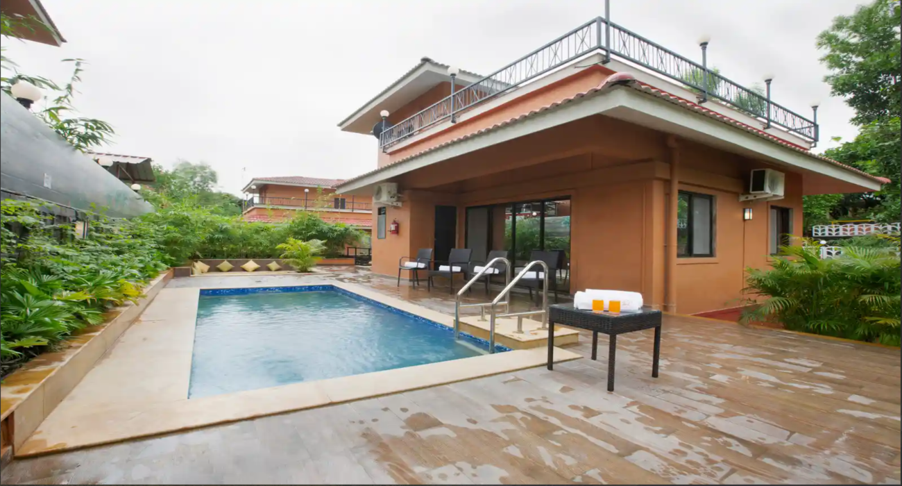 pet friendly villas near Mumbai with pet fencing