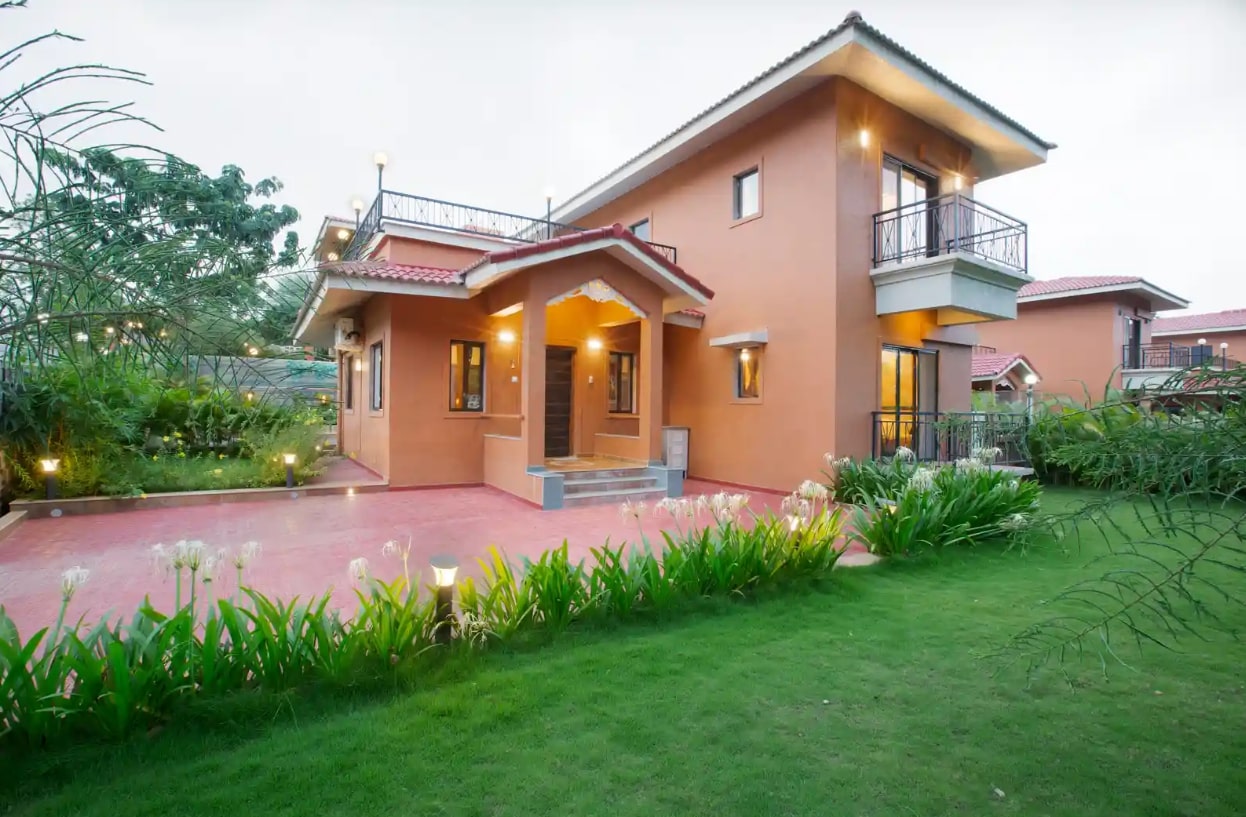 pet friendly villas near Mumbai with pet fencing