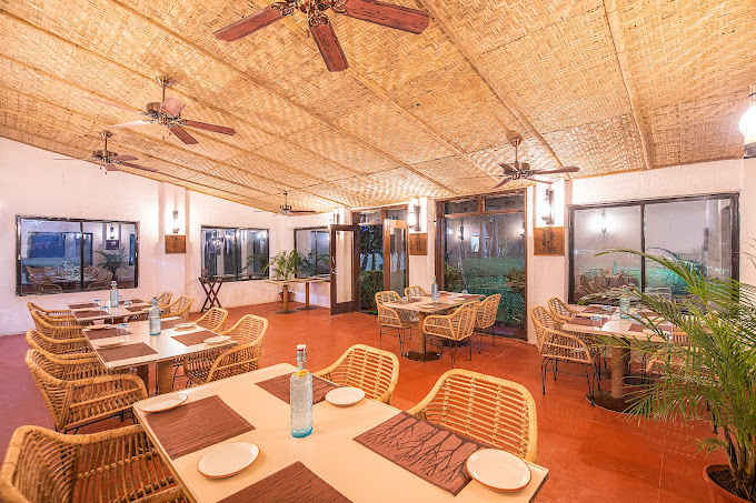 Riverfront Resort: Resorts For Corporate Outing Near Bangalore open dining view