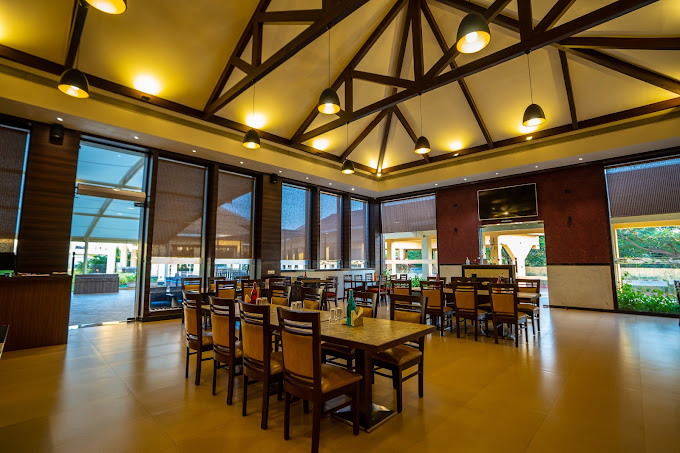 Luxury Boutique Stay In Igatpuri: dining view