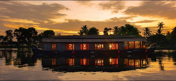 Resorts in Kumarakom: Kerakla Backwater Cruise property view