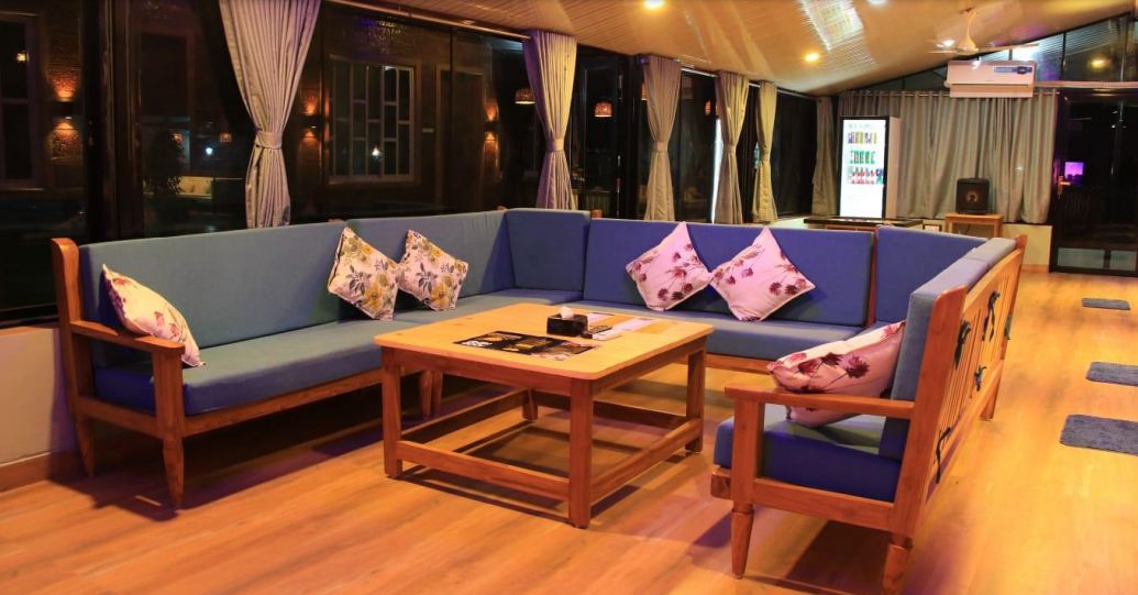 resorts in konkan maharashtra: Beachside Getaway Lodge lounge view