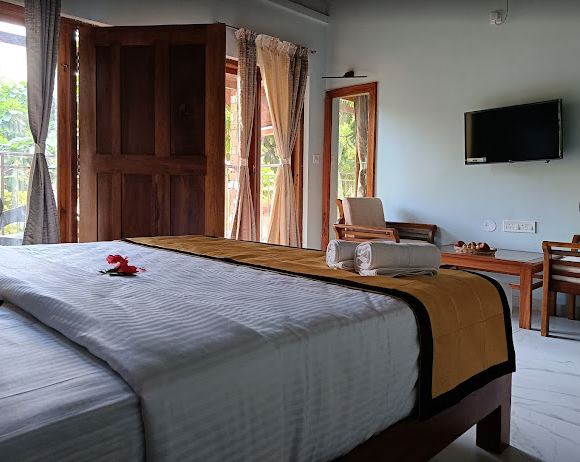 Christmas Getaways within 4-5 hours from Bangalore: coorg crest hill retreat bedroom view