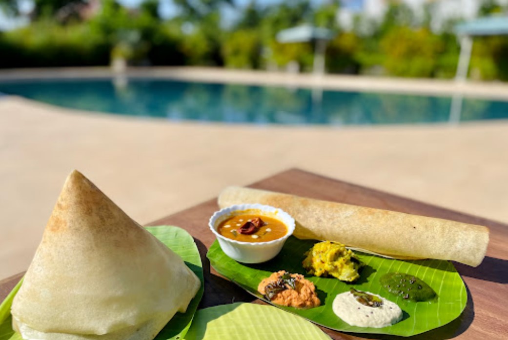 Offbeat resorts near Mumbai: A Golf Stay- food view