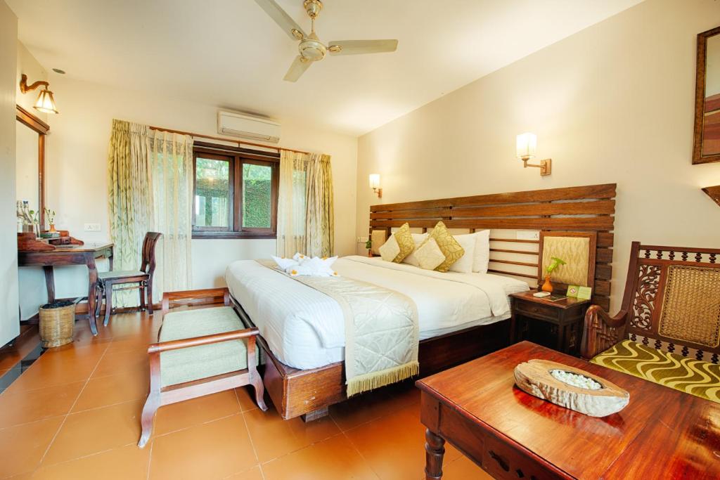 cottages in thekkady-green stay bedroom view