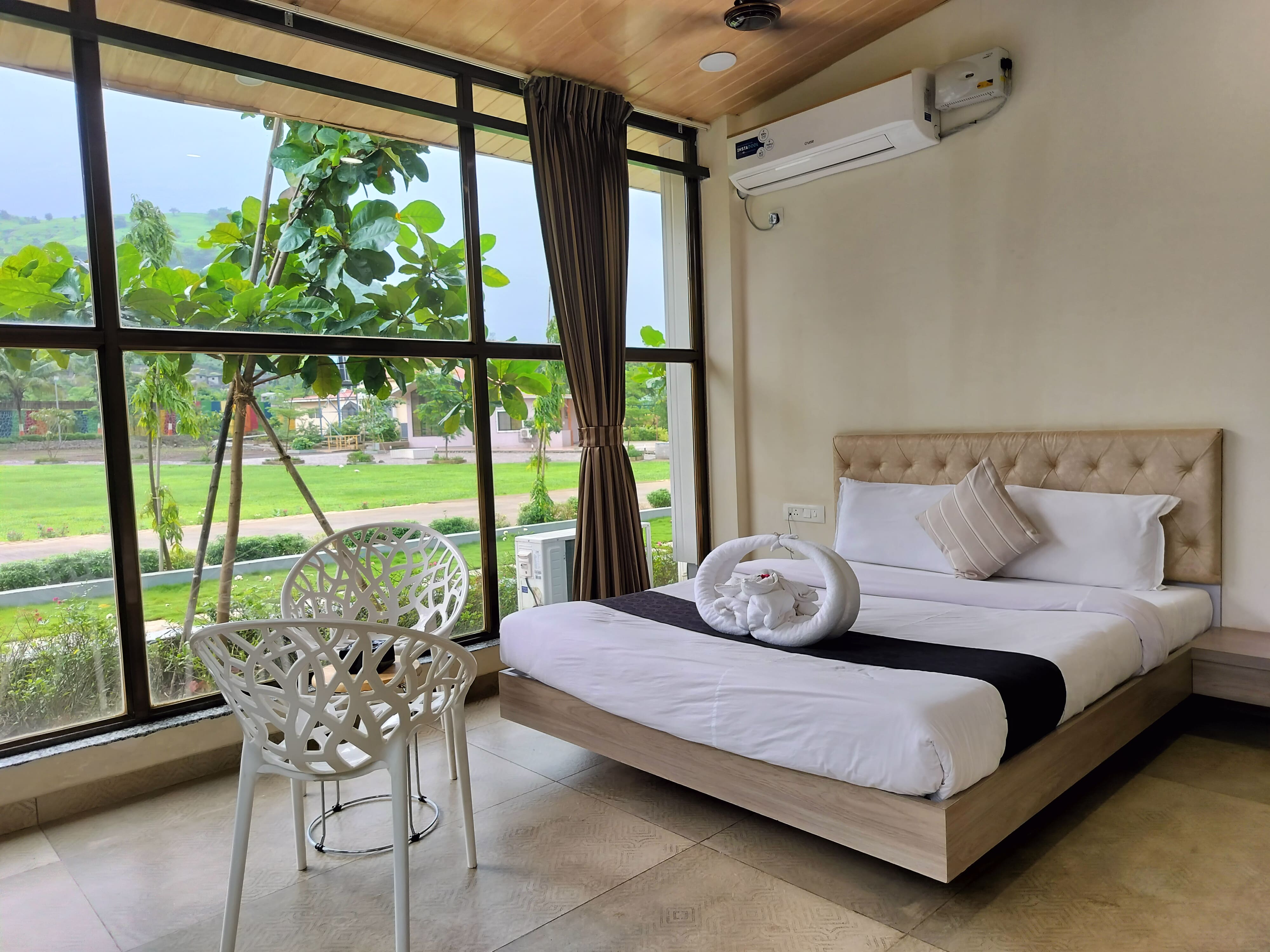 Serene Green Hill Getaway bedroom view