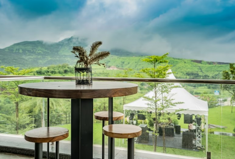 karjat hill view: spa resorts in Karjat balcony view