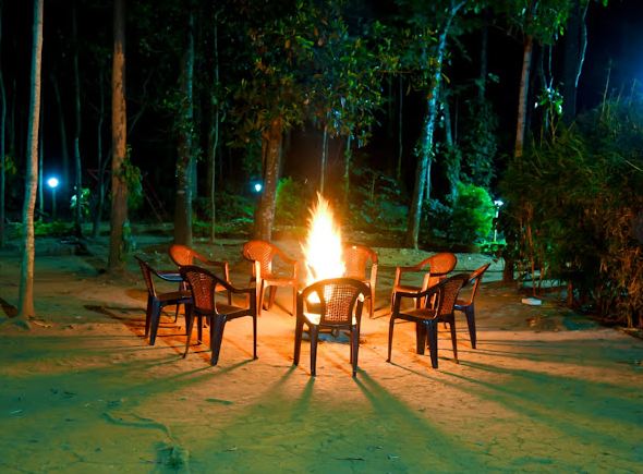 malabar coffee hills retreat campfire view