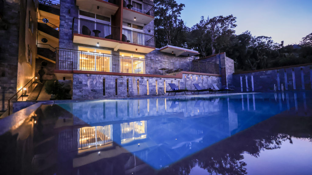 munnar resorts with pool: Munnar Valley Luxury Estate property view