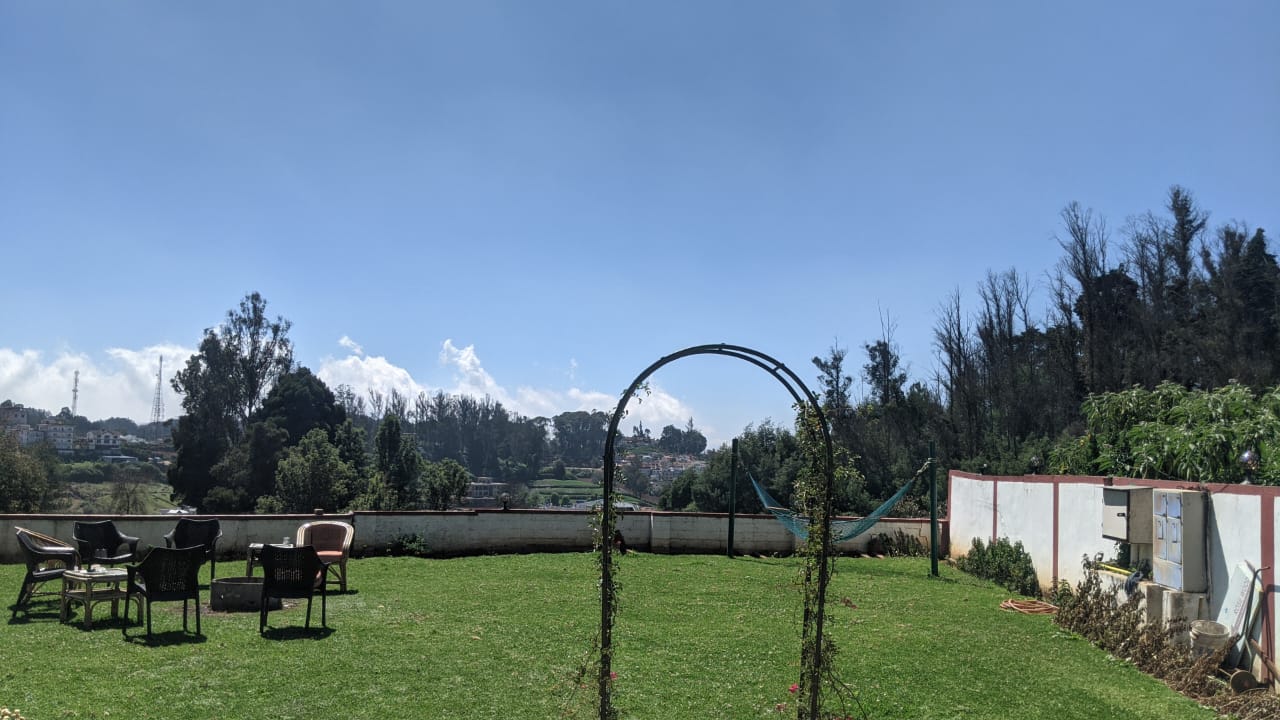 Mountain Retreats In Ooty: A Nature Retreat: outside view