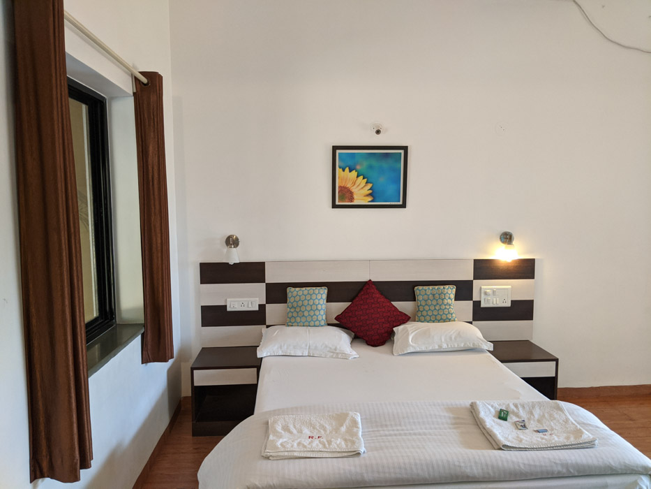 farm stay in Panchgani- room