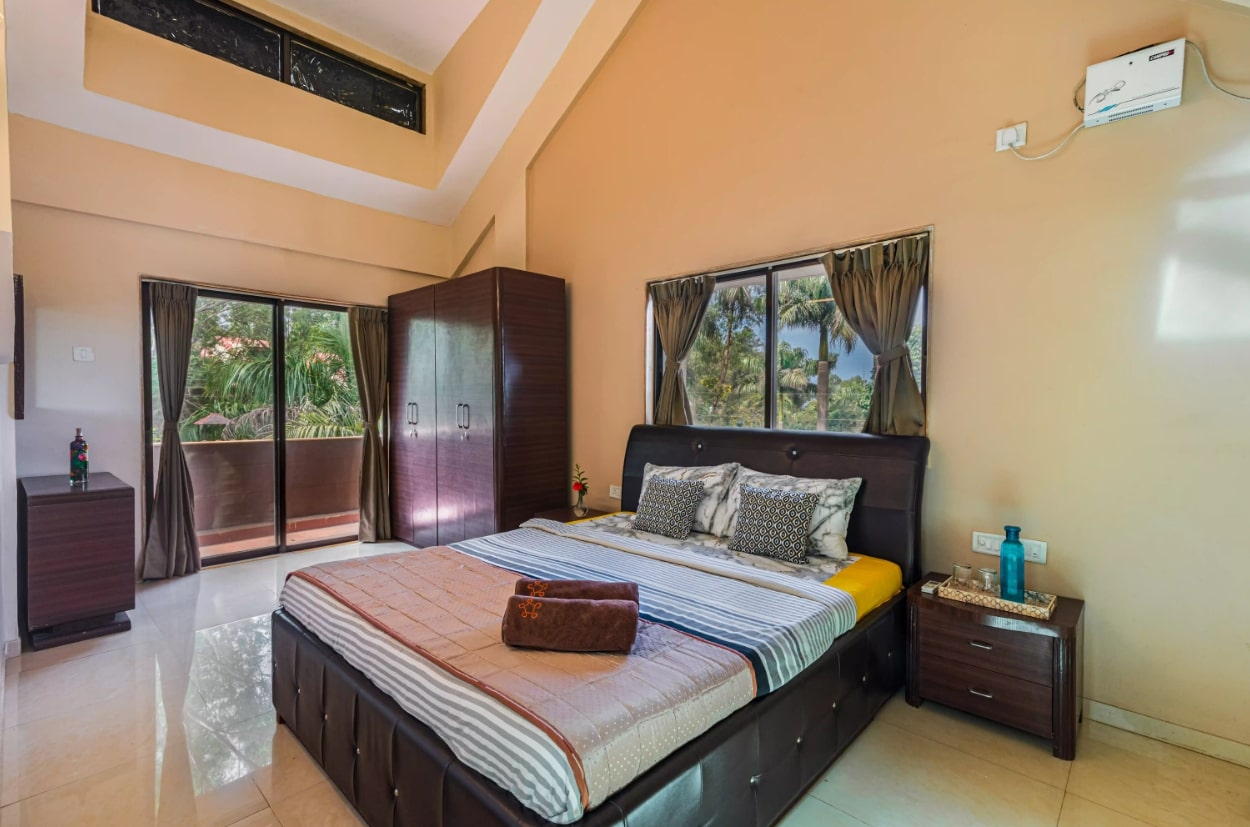 Panchgani Valley View Villa bedroom view