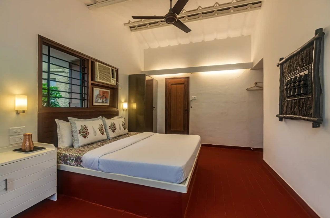 2bhk villa with private pool in lonavala- bedroom 2 view