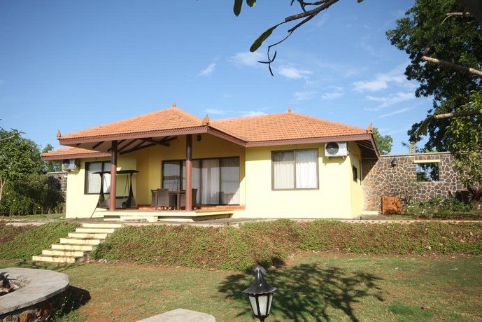 outside-the-cottage-Best Resorts with activities in Igatpuri