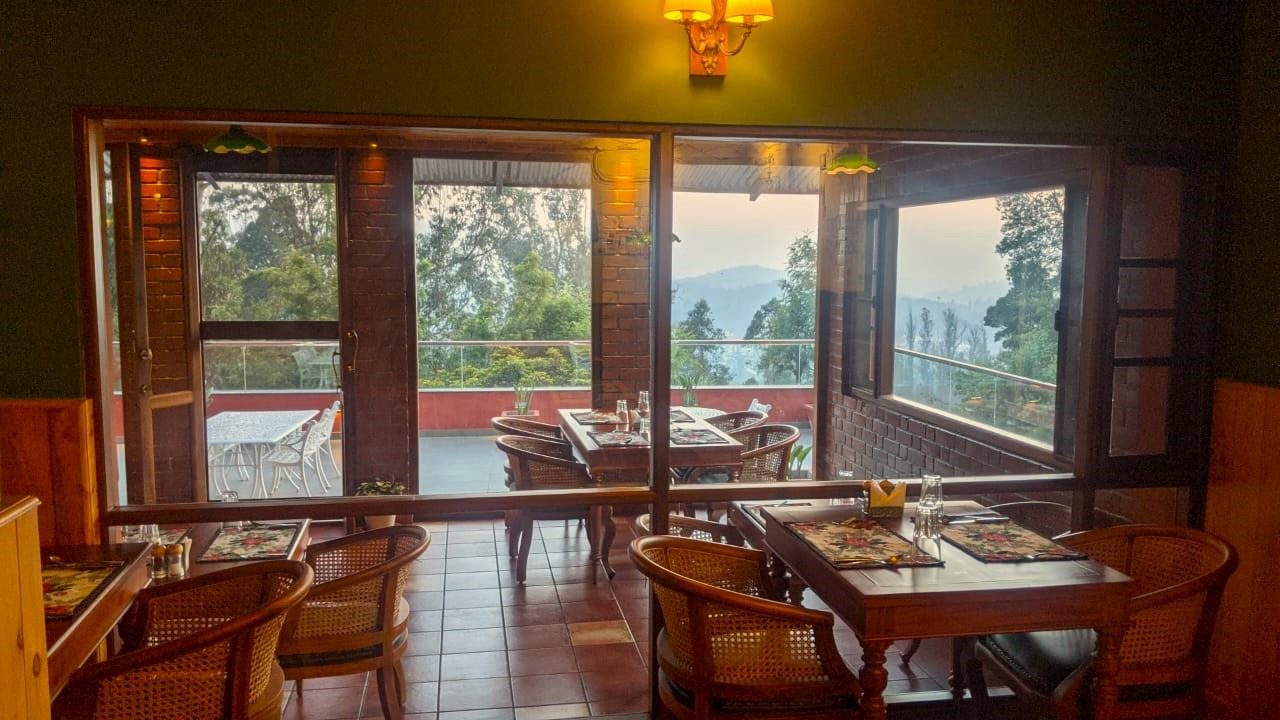 Farmhouses In Ooty: A Vintage Stay dining view