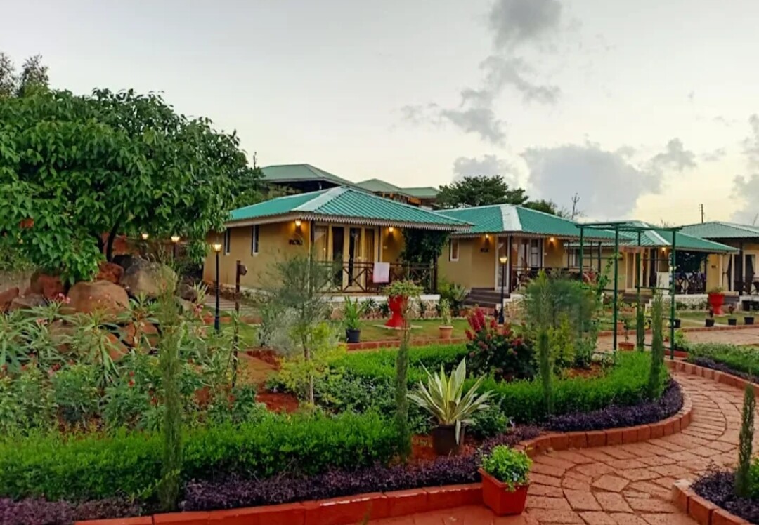 Front view of the Countryside Stay in Panchgani- a perfect place near Mumbai to connect with nature and indulge in the art of Yoga!