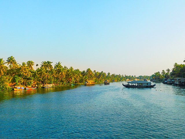 places to visit in kerala in august