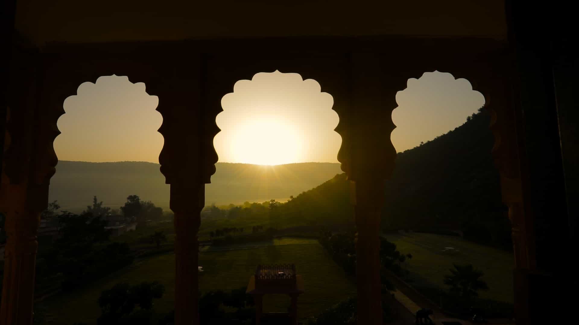 Fort Stay Near Delhi At The Lake View Palace- jharokha