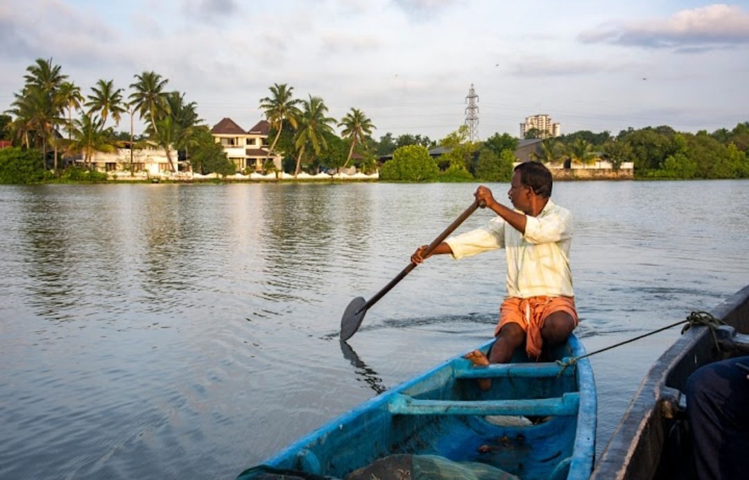 Kochi Backwaters Retreat- boating view