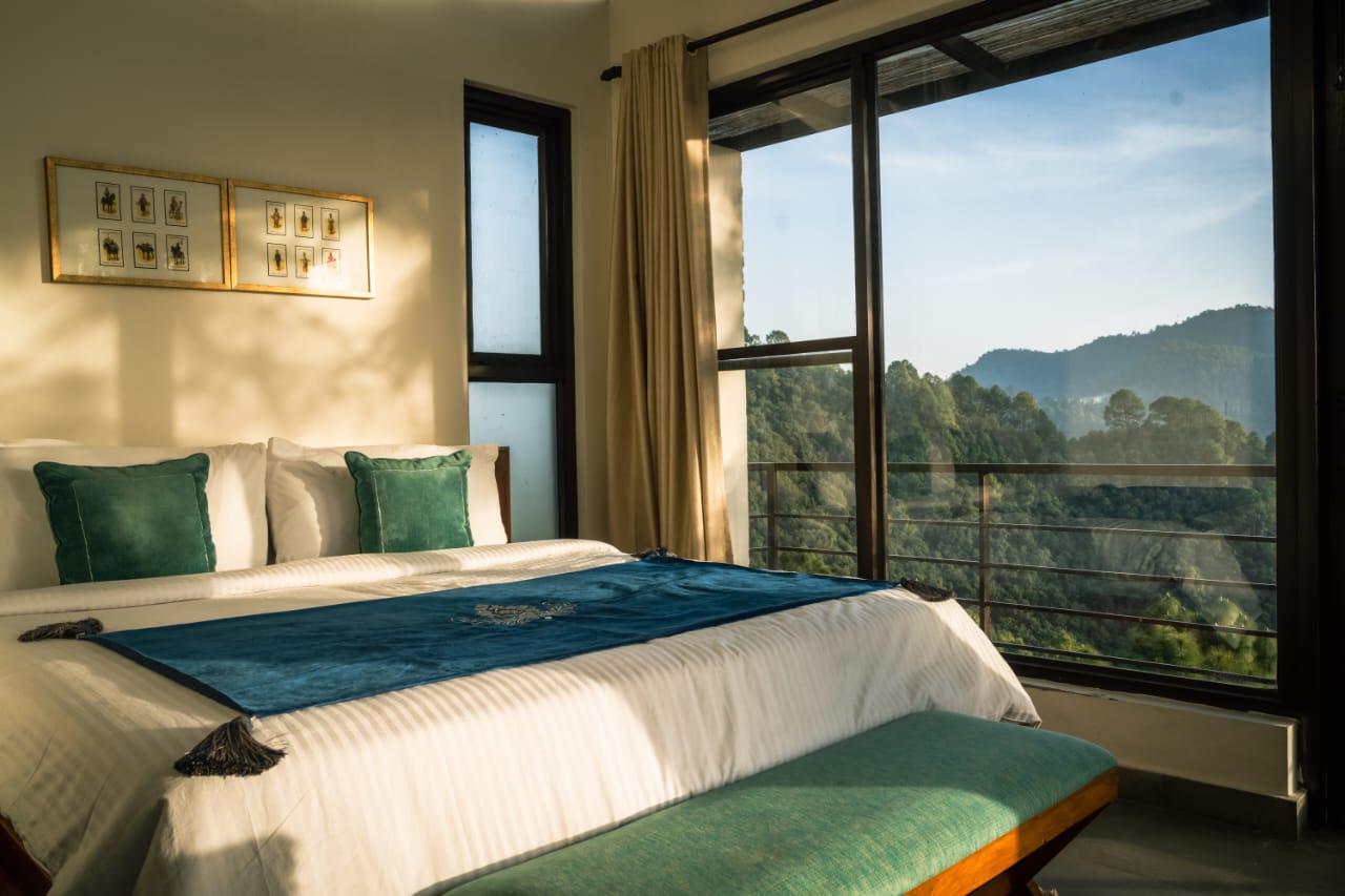 Monsoon weekend getaways in Uttarakhand at Himalayan Hideaway-bedroom view