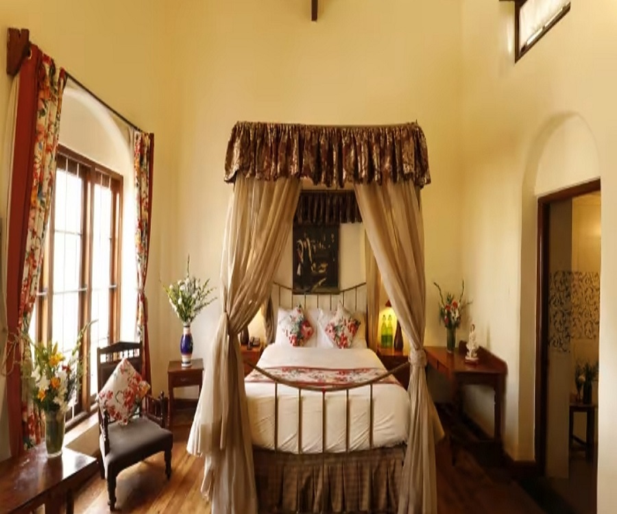 English-style spacious bedroom at the Clifftop Stay.