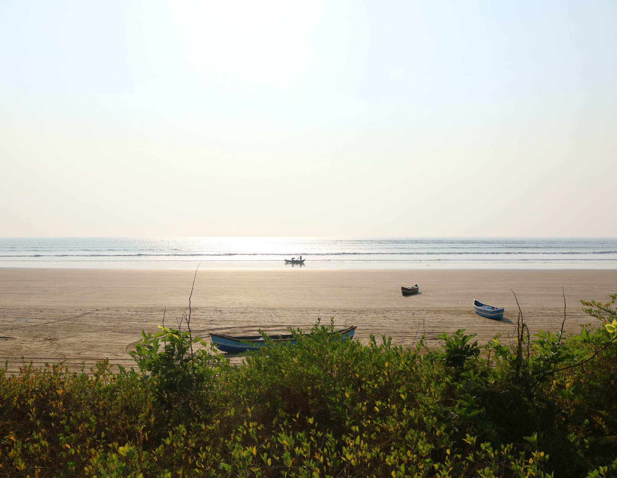 beautiful beach near the Cottage  Homestay in Alibaug