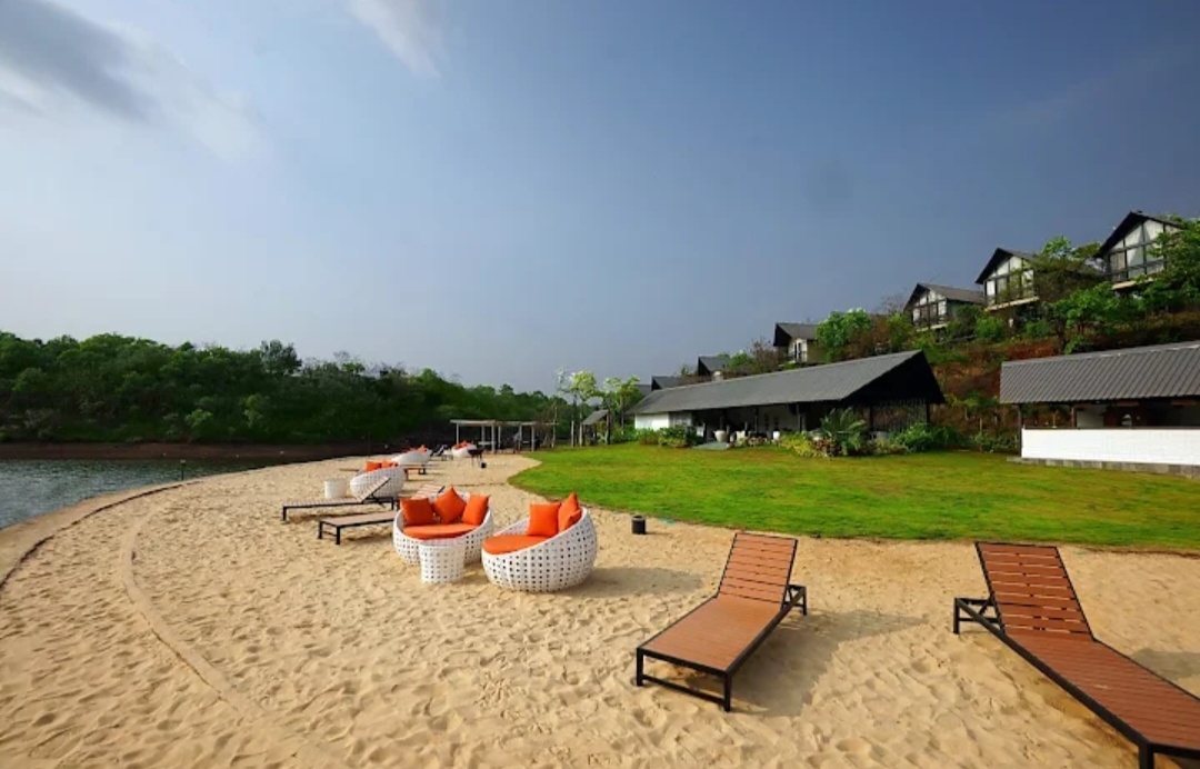 Floating Breakfast Resort Near Mumbai