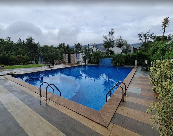 Majestic Mountain Resort pool view