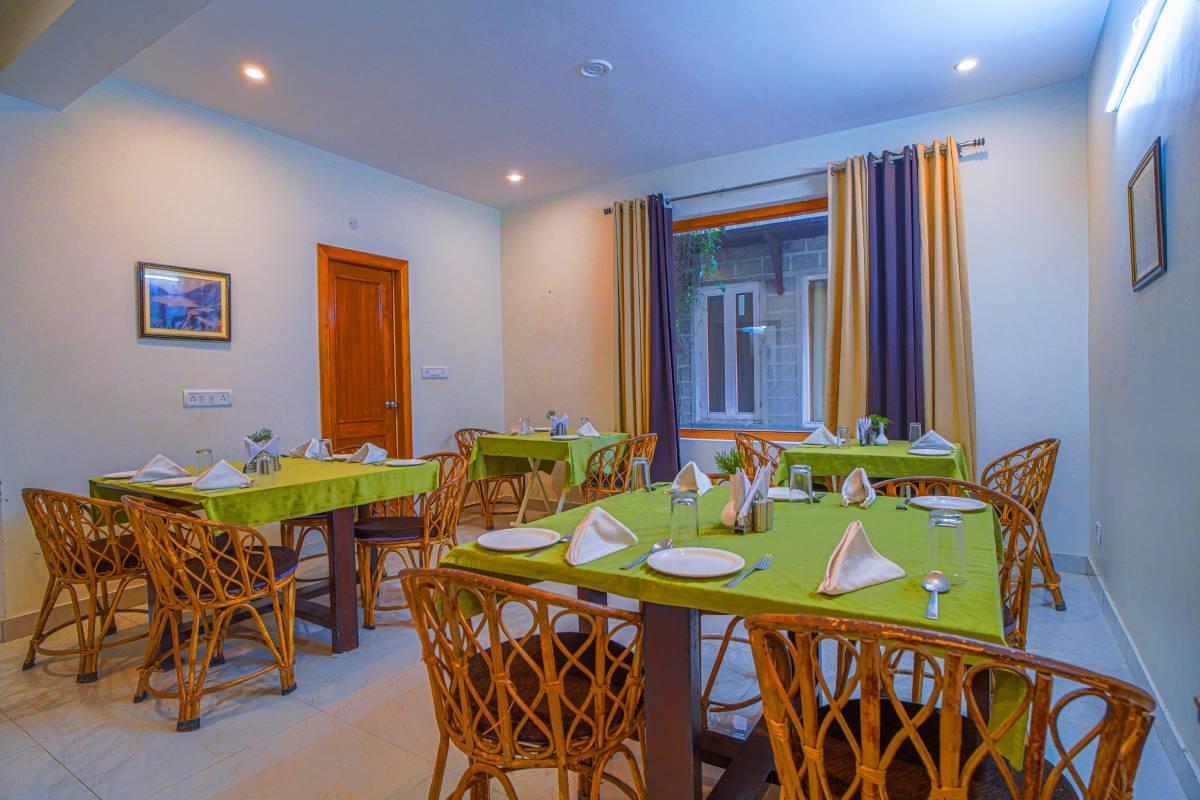 Homestay near Uttarakhand-The Nainital Nature Escape dining area view