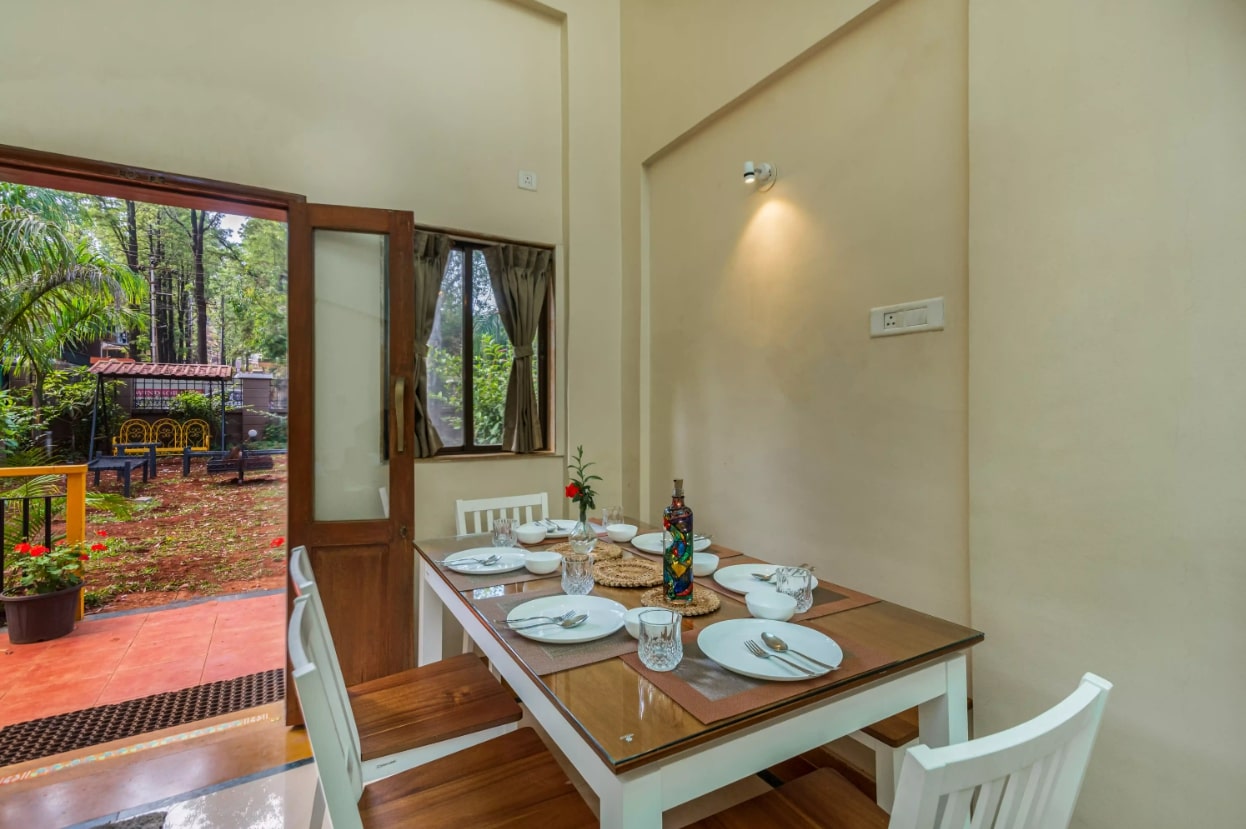 4BHK villa in Panchgani-dining table set-up