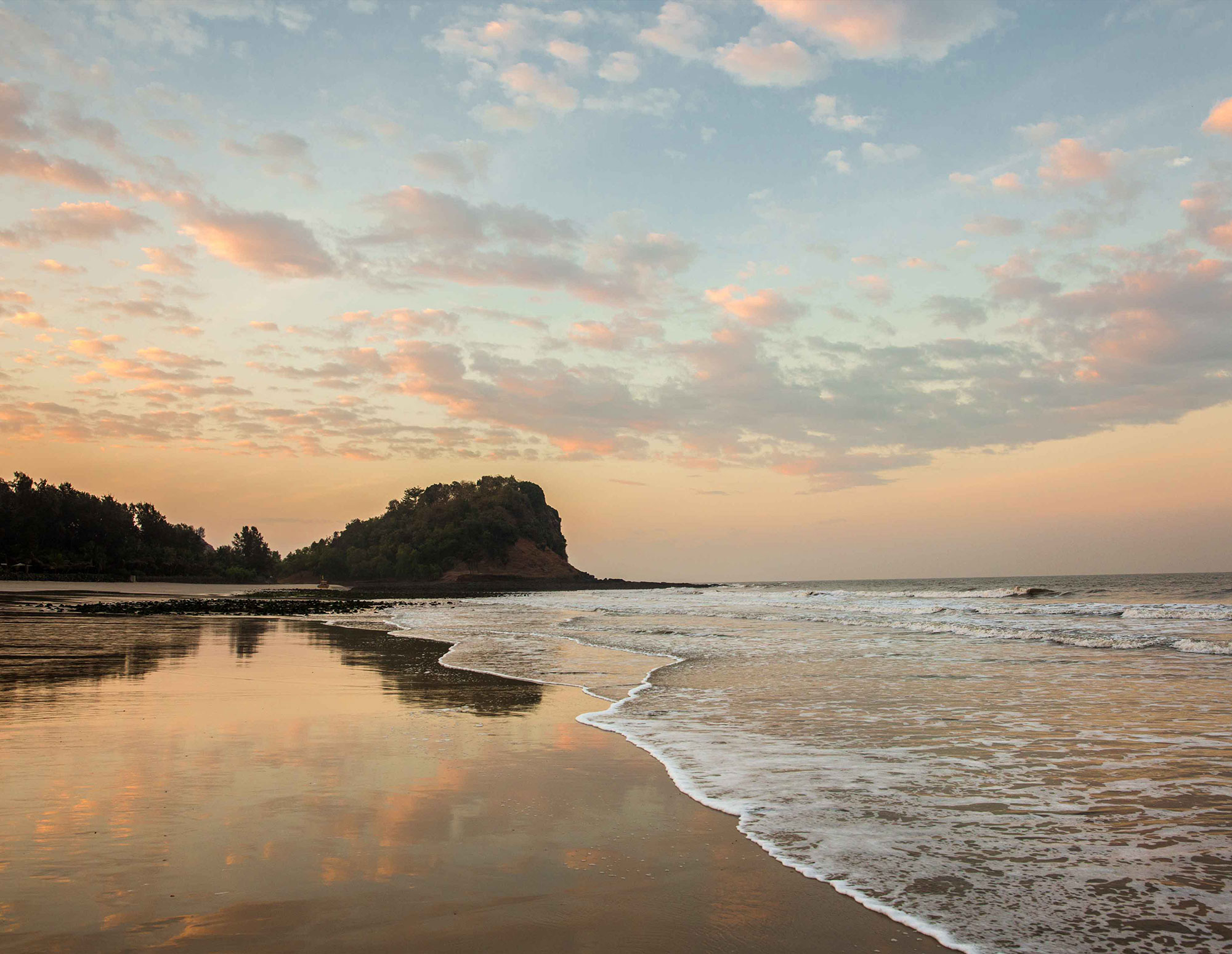 Kashid Beach in Alibaug, a close place near the Cottage Homestay suitable for exploration.