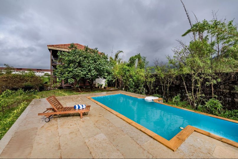 Swimming pool at the Lonavala Rockhouse Retreat