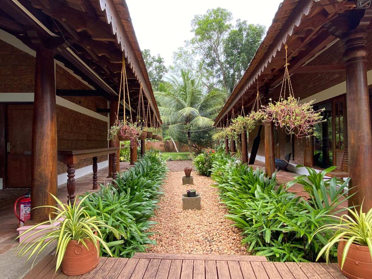 garden walkway at the Backwaters Hideaway