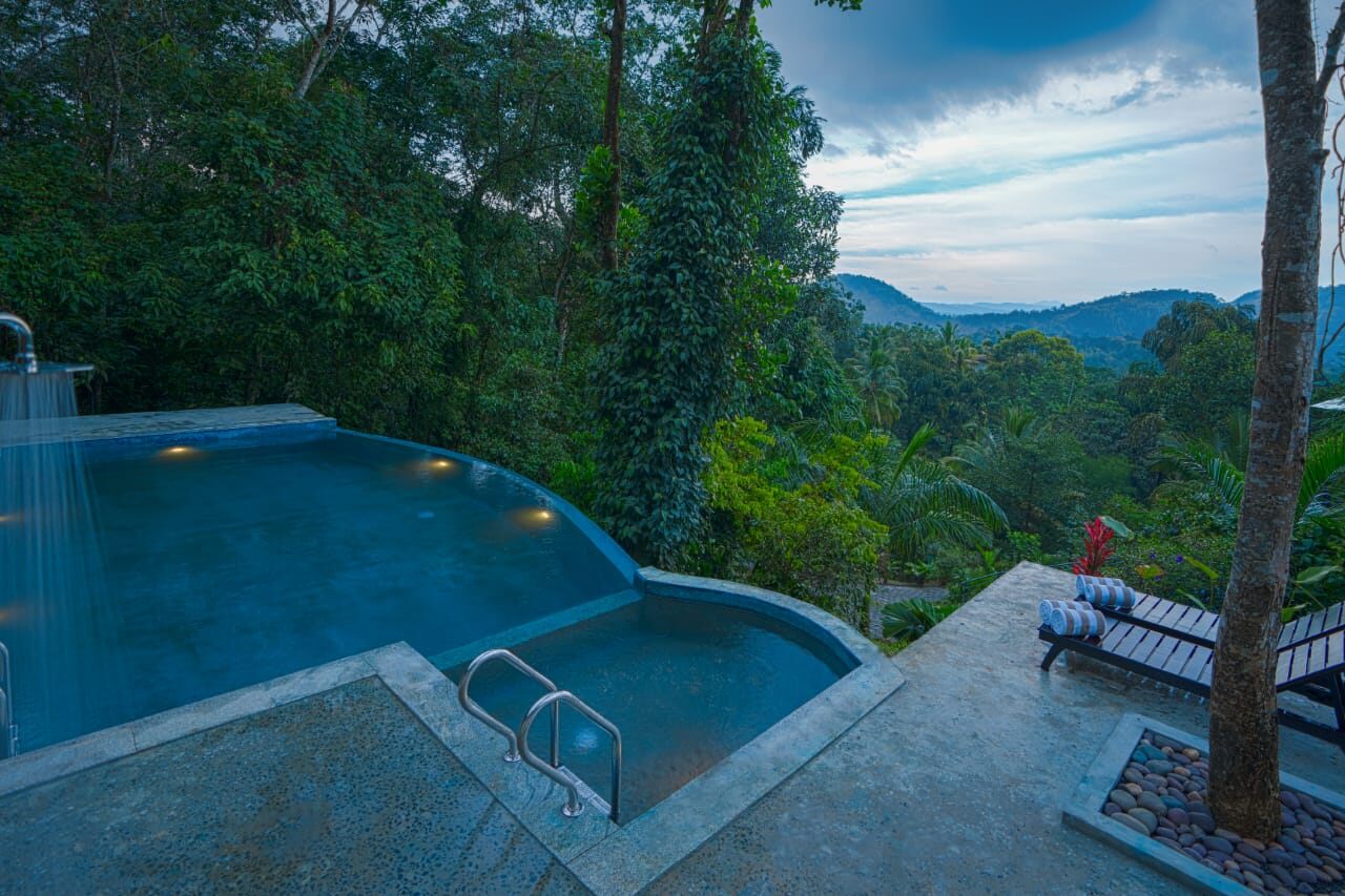 Mamalakandam Mountaintop Getaway-swimming pool