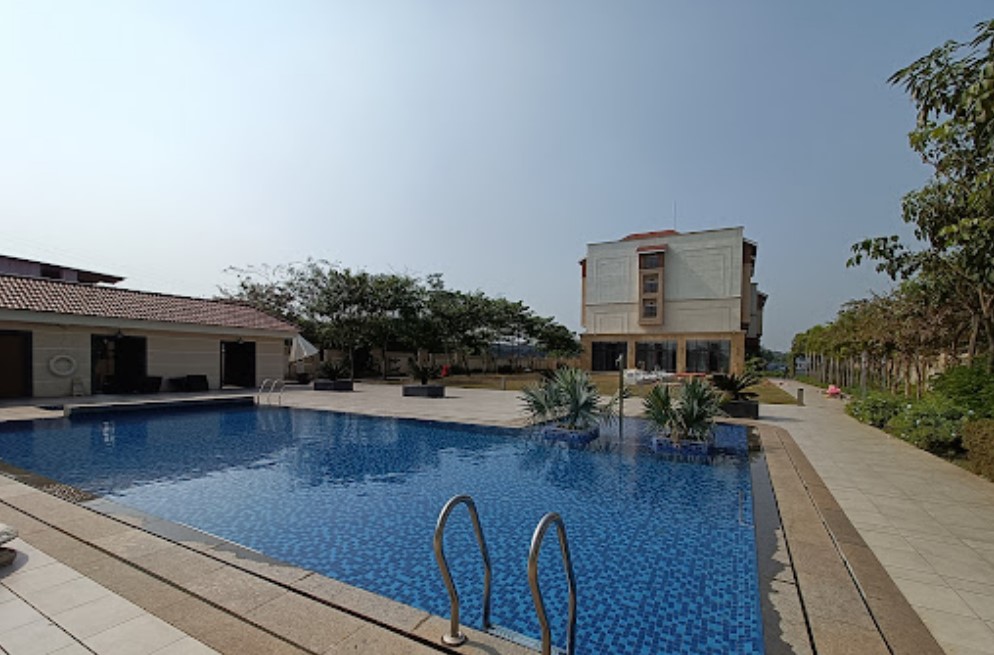 outdoor swimming pool at the Lonavala Resort, one of the best resorts in Lonavala for a corporate outing 