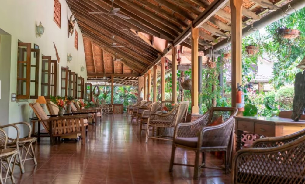 outdoor sitting area at the Plantation Hideaway