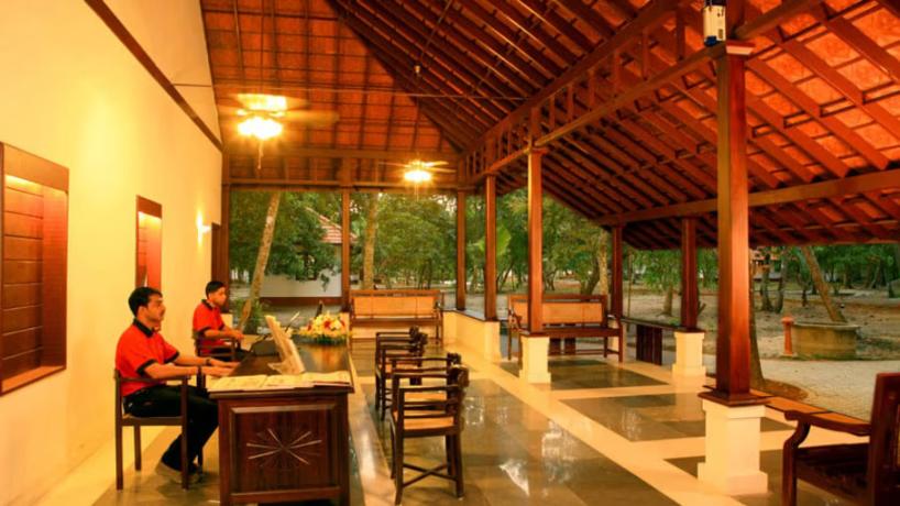 dining area at the Turtle Beachfront