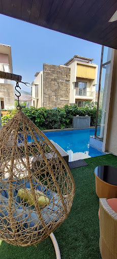 Villas With Private Pool Near Mumbai