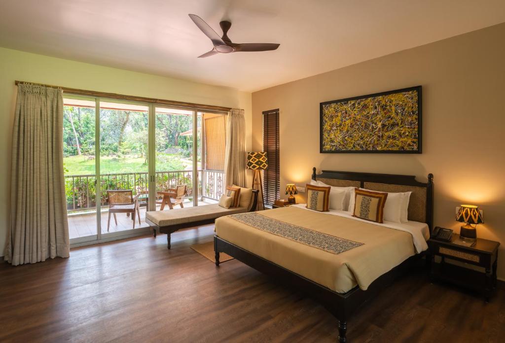 Karjat Rhodo Resort and Spa:cottages in Karjat with a swimming pool