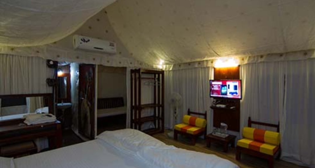 interiors-of-swiss-tent