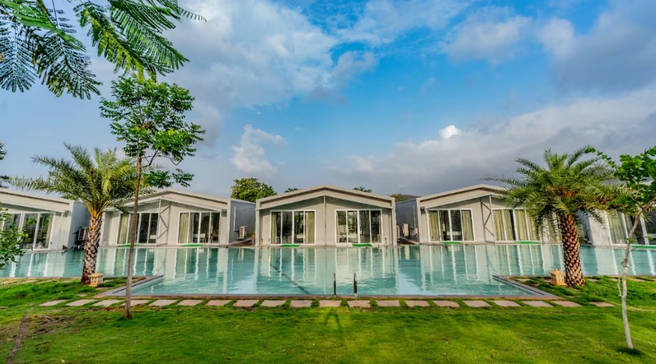 villas-with-pool-view