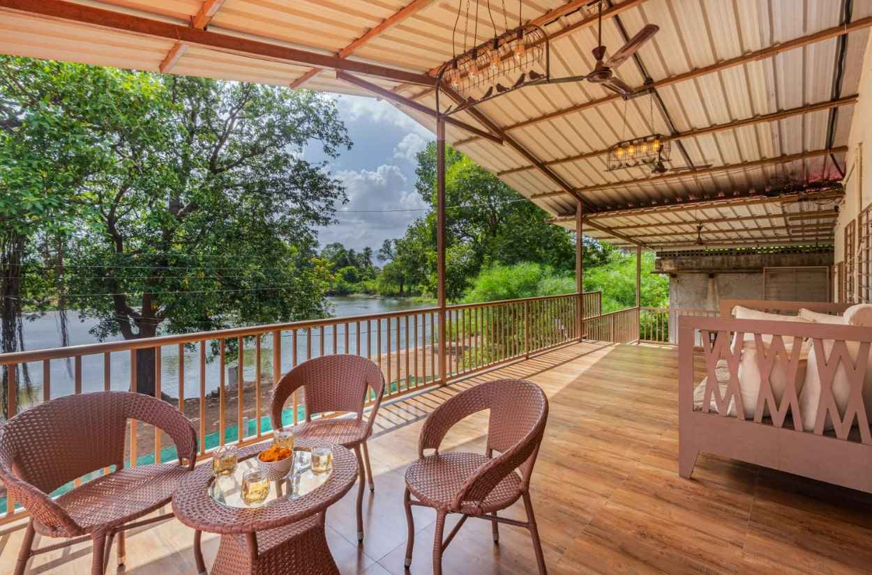 breakfast-in-the-balcony