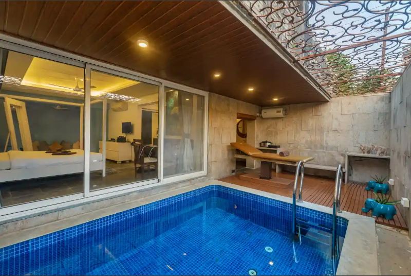 Luxury Sunshine Retreat pool: Villas In Lonavala