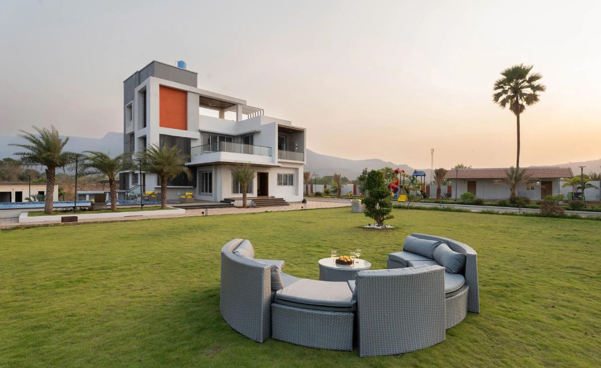 pet friendly villas in Karjat with pool