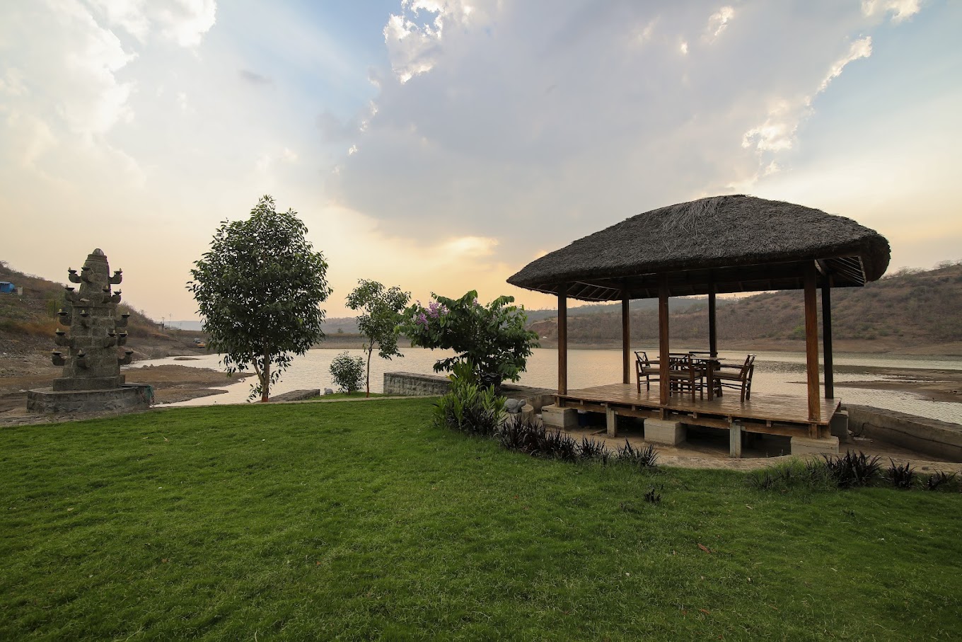 floating breakfast resort near Mumbai