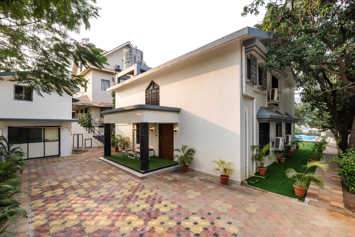 family villas for January long weekends near Mumbai