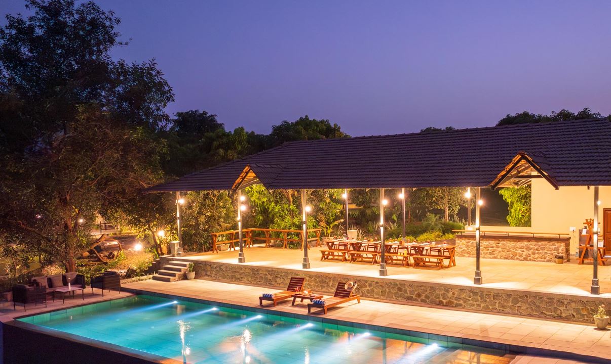 family villas for January long weekends near Mumbai